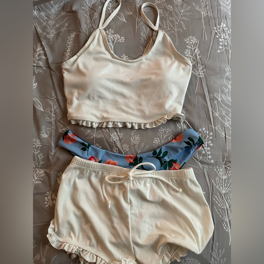 NWOT ZAFUL Frilled Floral Ribbed Three Piece Tankini Swimsuit - White S